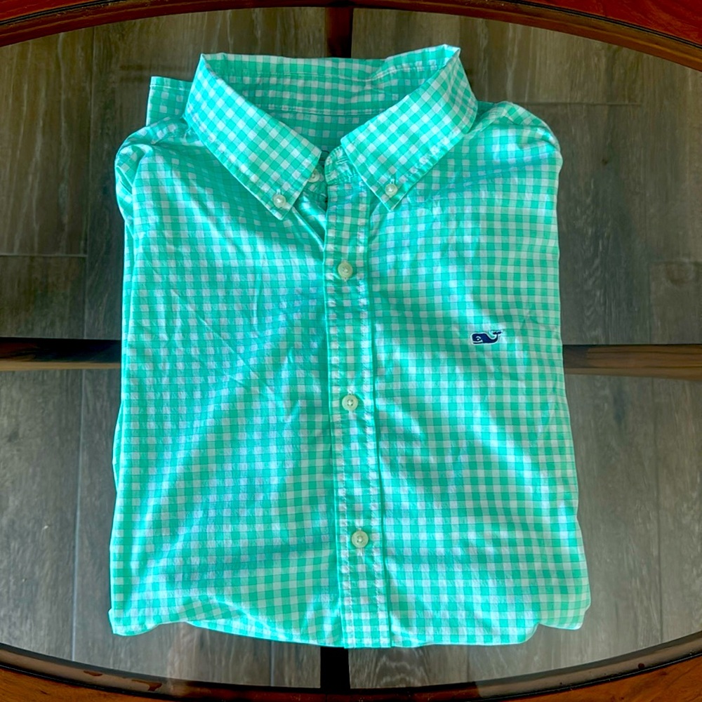 Men’s Vineyard Vine performance long sleeved button down